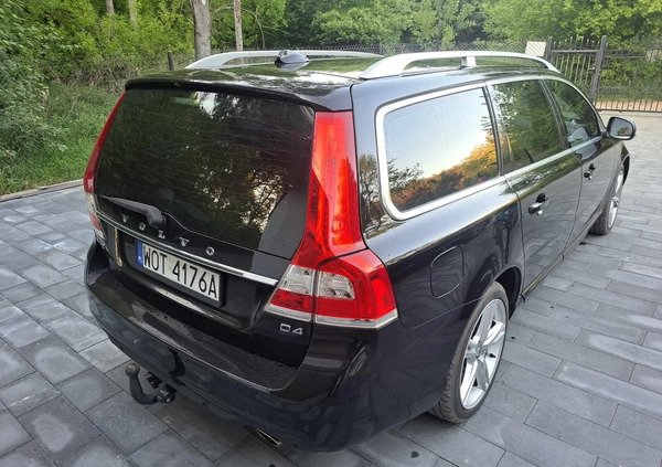 Volvo V70 cena 43600 przebieg: 318689, rok produkcji 2016 z Otwock małe 562